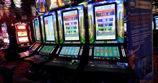 Riviera Salle de jeu Mot 2024 Bonus avec 10 000 , cent free spins